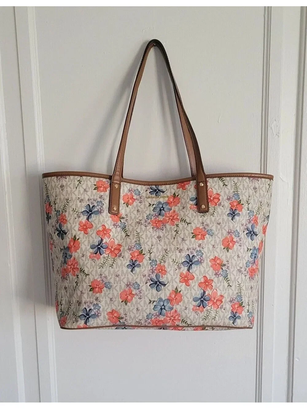 138. Michael Kors Carter Large Floral-Printed Tote
